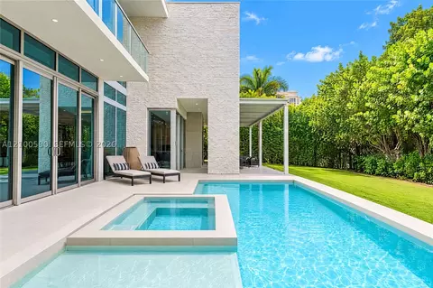 Exterior - 110 Reef Ln #10, Key Biscayne, FL 33149 photo 1 of 15