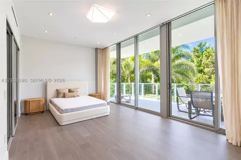 Bedroom - 110 Reef Ln #10, Key Biscayne, FL 33149 photo 3 of 4