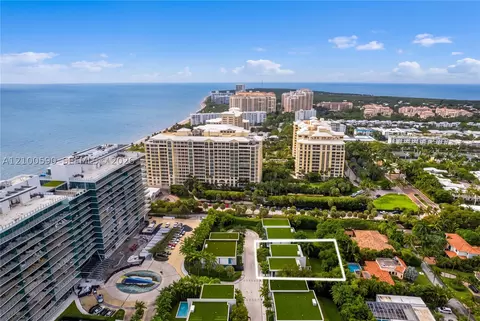 View/Area - 110 Reef Ln #10, Key Biscayne, FL 33149 photo 2 of 4