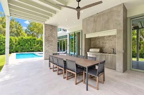 Exterior - 110 Reef Ln #10, Key Biscayne, FL 33149 photo 5 of 15