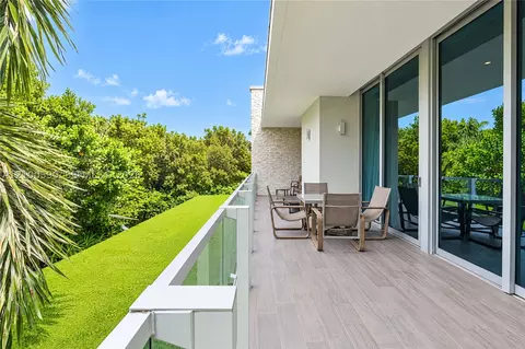 Exterior - 110 Reef Ln #10, Key Biscayne, FL 33149 photo 7 of 15