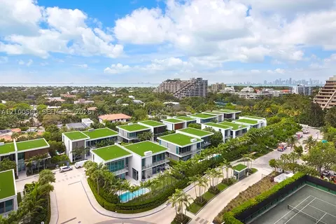 View/Area - 110 Reef Ln #10, Key Biscayne, FL 33149 photo 3 of 4