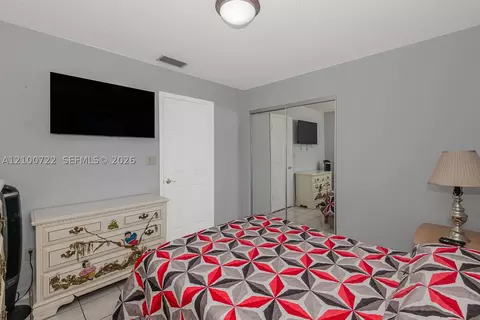 Bedroom - 7802 W 18th Ln, Hialeah, FL 33014 photo 2 of 4
