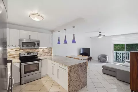 1020 Meridian Ave #208, Miami Beach, FL 33139
