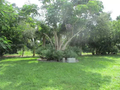 Exterior - 6531 SE Se Federal Hwy #J112, Stuart, FL 34997 photo 5 of 12