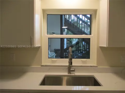 Kitchen - 6531 SE Se Federal Hwy #J112, Stuart, FL 34997 photo 3 of 5