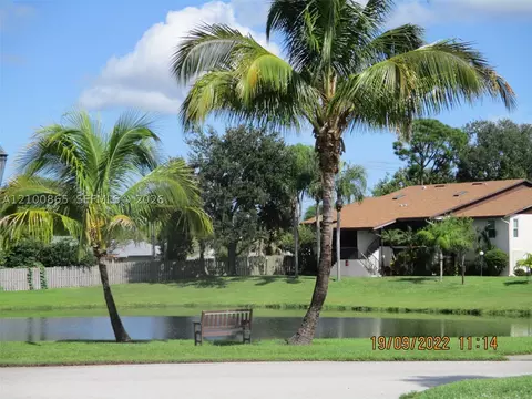 Exterior - 6531 SE Se Federal Hwy #J112, Stuart, FL 34997 photo 11 of 12
