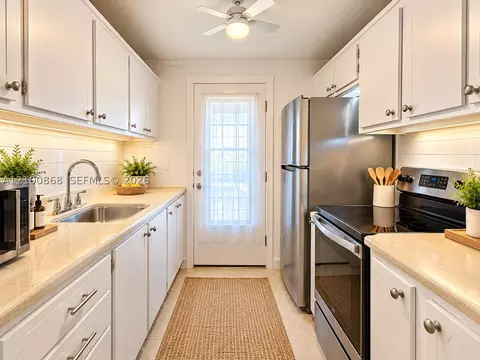 17001 NE 13th Ave #211, Miami, FL 33162