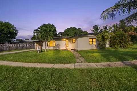 1534 NW 11th Way, Fort Lauderdale, FL 33311