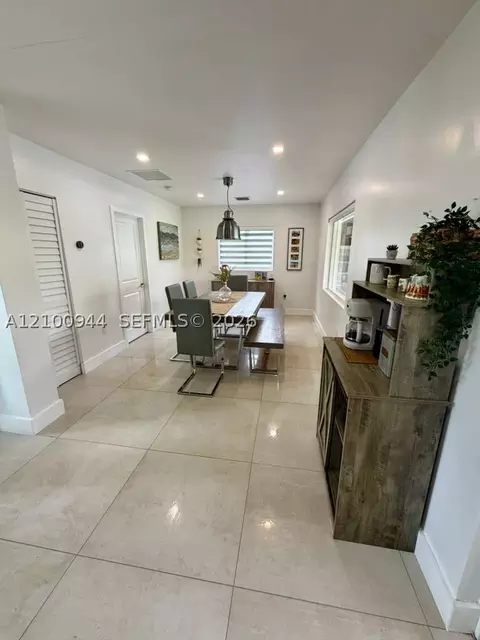Dining - 9975 NW 27th Ter, Doral, FL 33172 photo 2 of 2