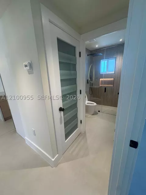Bath - 841 NE 4th Pl, Hialeah, FL 33010 photo 1 of 3