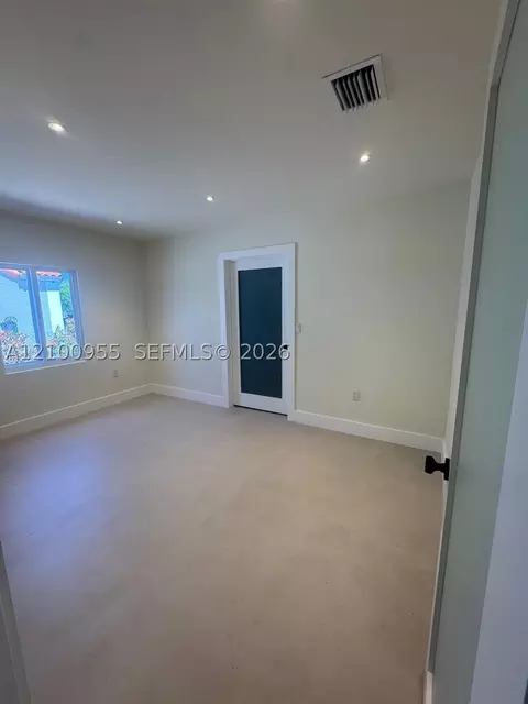 Bedroom - 841 NE 4th Pl, Hialeah, FL 33010 photo 3 of 3