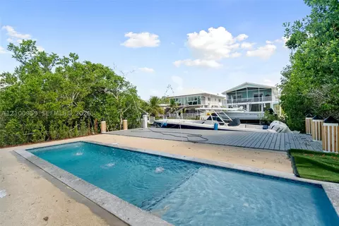 Exterior - 862 Cardinal, Key Largo, FL 33037 photo 4 of 5