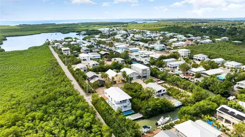 View/Area - 862 Cardinal, Key Largo, FL 33037 photo 1 of 5