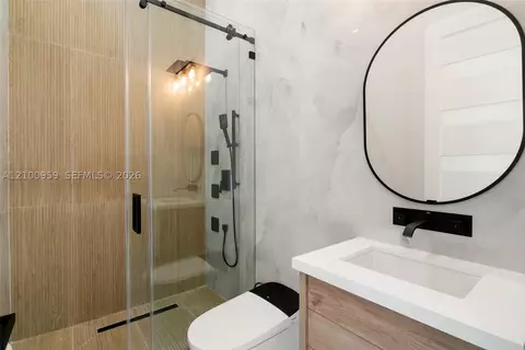 Bath - 862 Cardinal, Key Largo, FL 33037 photo 6 of 7