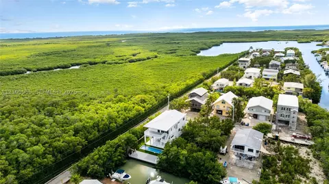 View/Area - 862 Cardinal, Key Largo, FL 33037 photo 2 of 5