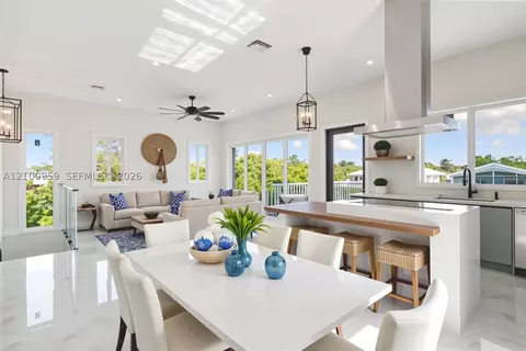 Dining - 862 Cardinal, Key Largo, FL 33037 photo 1 of 1