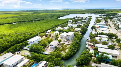 View/Area - 862 Cardinal, Key Largo, FL 33037 photo 4 of 5