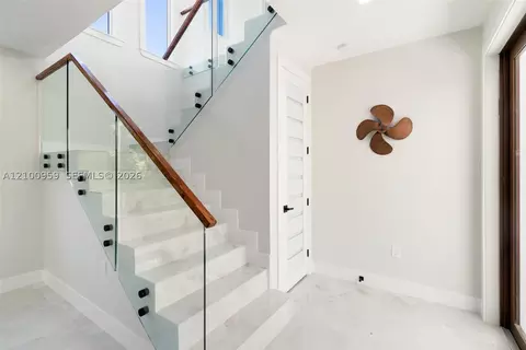 Entry Way - 862 Cardinal, Key Largo, FL 33037 photo 2 of 3