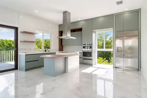 Kitchen - 862 Cardinal, Key Largo, FL 33037 photo 1 of 4