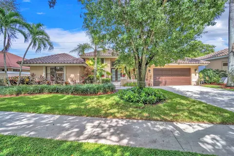 1025 Creekford Dr, Weston, FL 33326