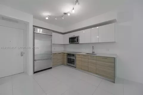 Kitchen - 1300 Brickell Bay Dr #1203, Miami, FL 33131 photo 1 of 1