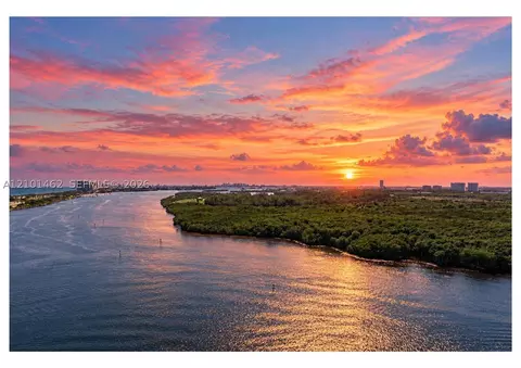 500 Bayview Dr #PH20, Sunny Isles Beach, FL 33160
