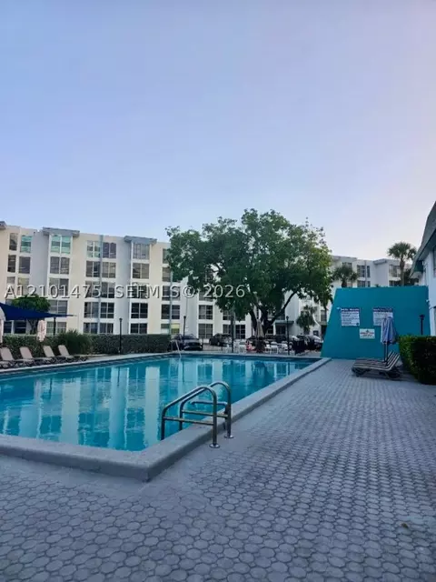 17560 Atlantic Blvd #207, Sunny Isles Beach, FL 33160