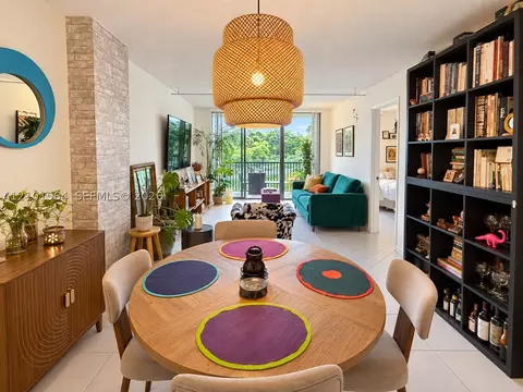 3101 N Country Club Dr #307, Aventura, FL 33180