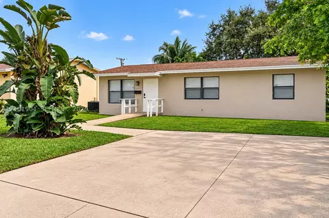 1422 S N St, Lake Worth, FL 33460