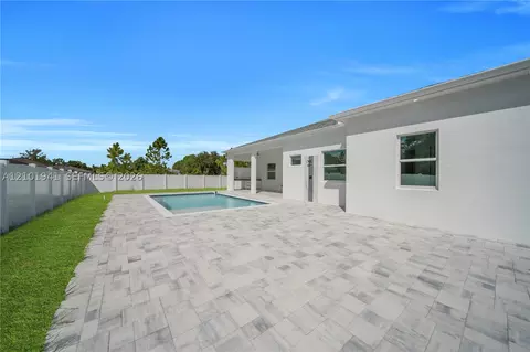 Exterior - 752 Clancy St E, Lehigh Acres, FL 33974 photo 3 of 4