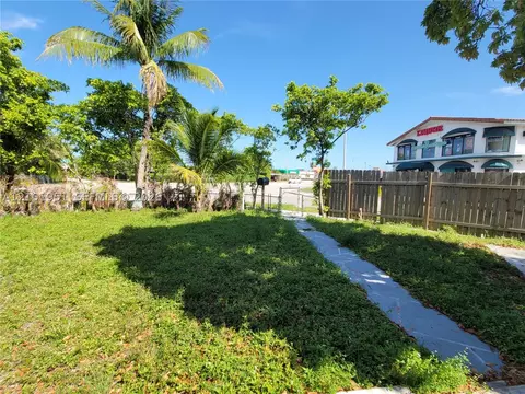 Exterior - 1120 E Le Jeune Rd, Hialeah, FL 33010 photo 15 of 24