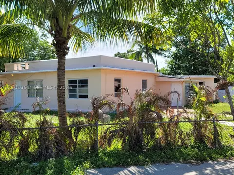 Exterior - 1120 E Le Jeune Rd, Hialeah, FL 33010 photo 11 of 24
