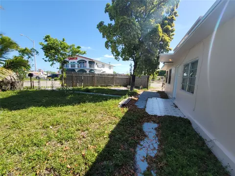 Exterior - 1120 E Le Jeune Rd, Hialeah, FL 33010 photo 18 of 24
