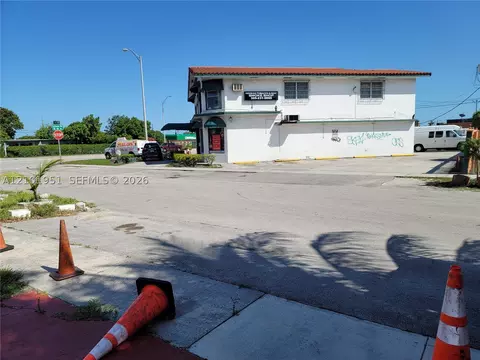 Exterior - 1120 E Le Jeune Rd, Hialeah, FL 33010 photo 24 of 24