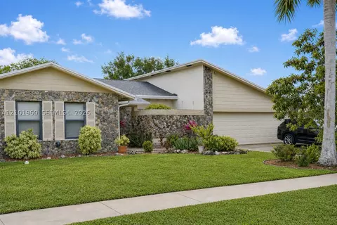 20888 Sugarloaf Ln, Boca Raton, FL 33428