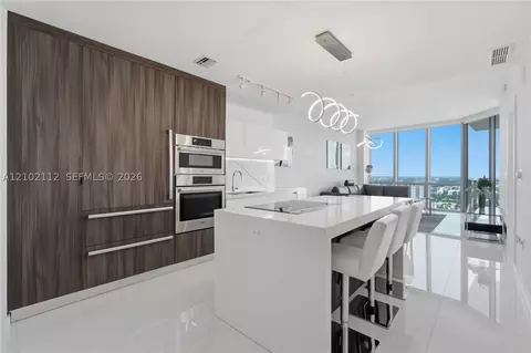 851 NE 1st Ave #3906, Miami, FL 33132