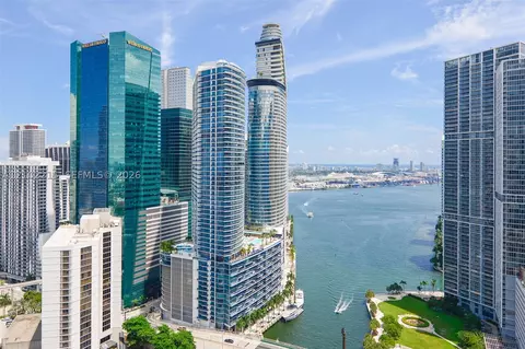 200 Biscayne Boulevard Way #3905, Miami, FL 33131