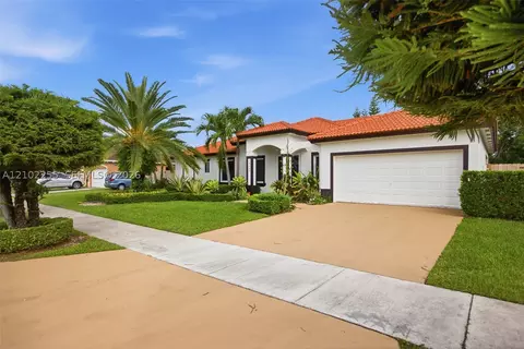 16483 SW 282nd St, Homestead, FL 33033