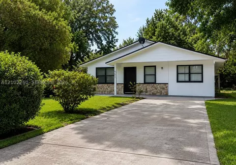 462 Sally St, Green Cove Springs, FL 32043