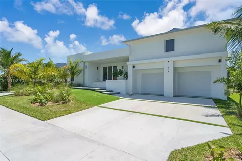 824 Rose Ct, Marco Island, FL 34145