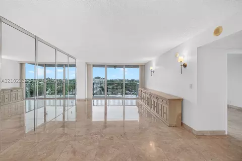 2655 Collins Ave #702, Miami Beach, FL 33140