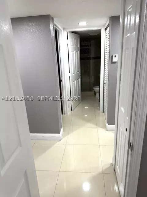 Entry Way - 5461 W 24th Ave #25, Hialeah, FL 33016 photo 3 of 4