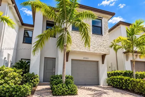 25303 SW 107th Ct, Homestead, FL 33032