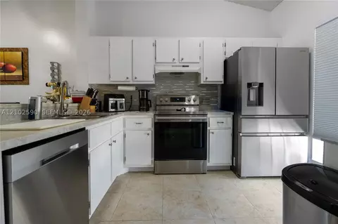 2720 S Oakland Forest Dr #1004, Oakland Park, FL 33309