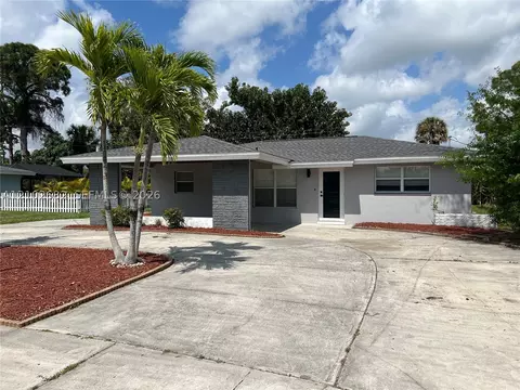 4562 Tennyson Dr, North Fort Myers, FL 33903