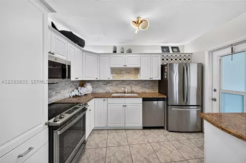 3127 S Ocean Dr #121, Hallandale Beach, FL 33009