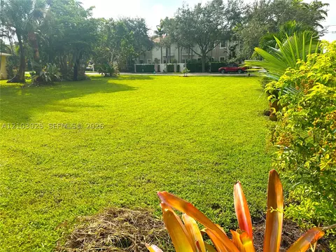 13 NE Ave Ne 34th Ct, Oakland Park, FL 33334
