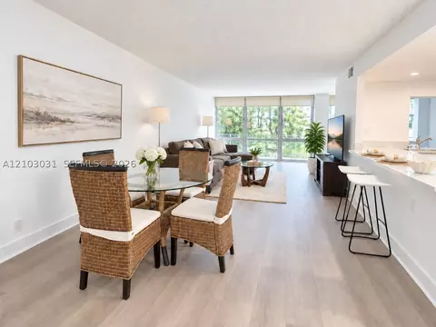 1000 Parkview Dr #202, Hallandale Beach, FL 33009