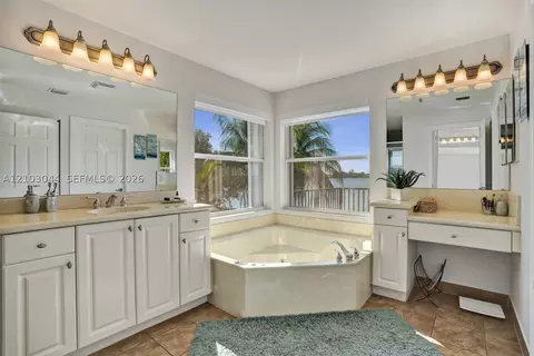 Bath - 17536 SW 48th St, Miramar, FL 33029 photo 2 of 2